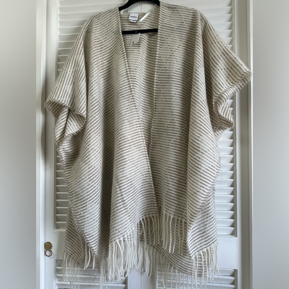 Women's Sonoma Goods For Life Blanket Topper.